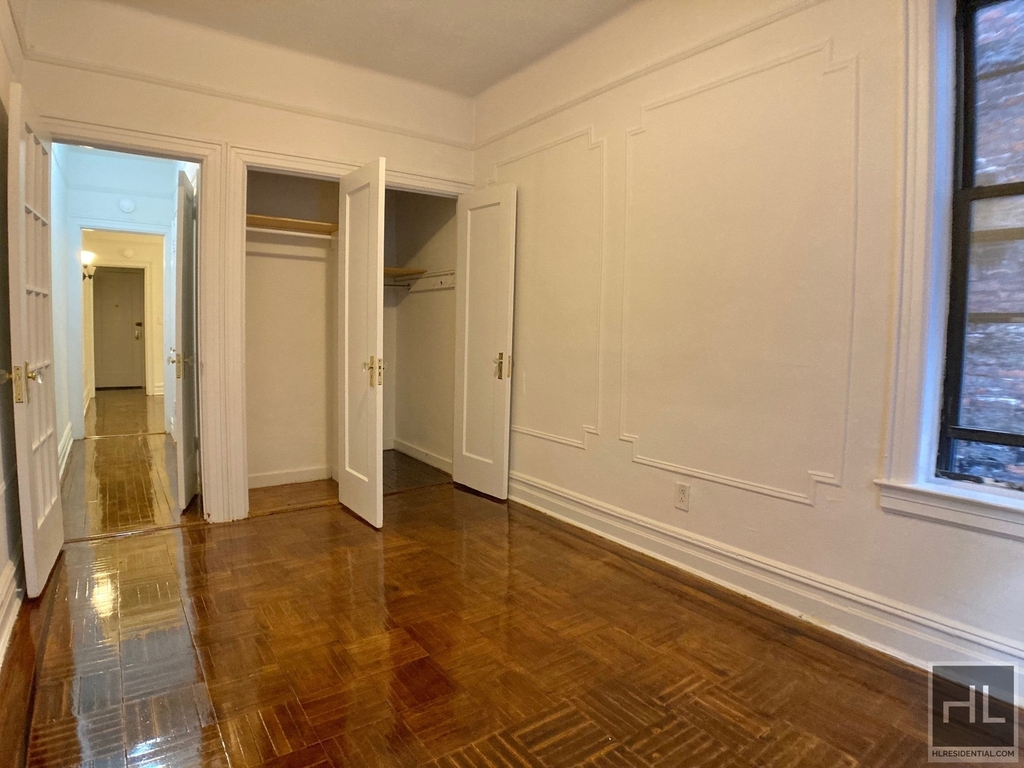 East 88 Street - Photo 1