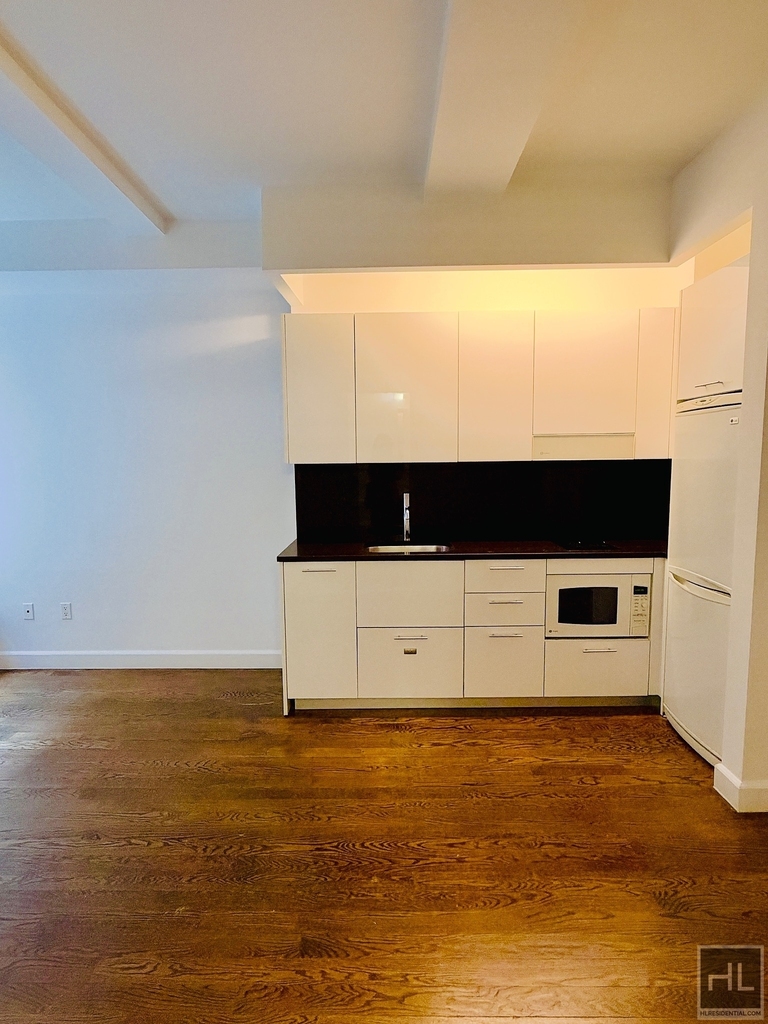 West 91st Street - Photo 1