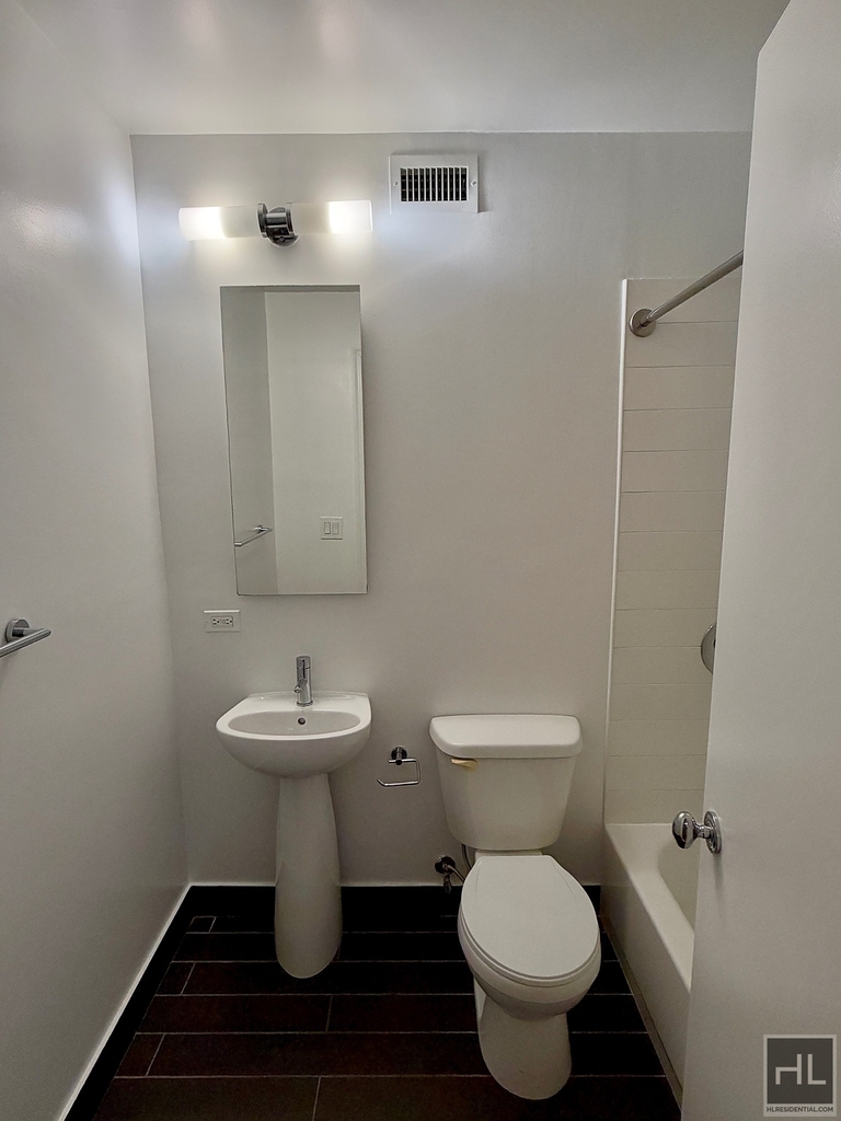 West 91st Street - Photo 2