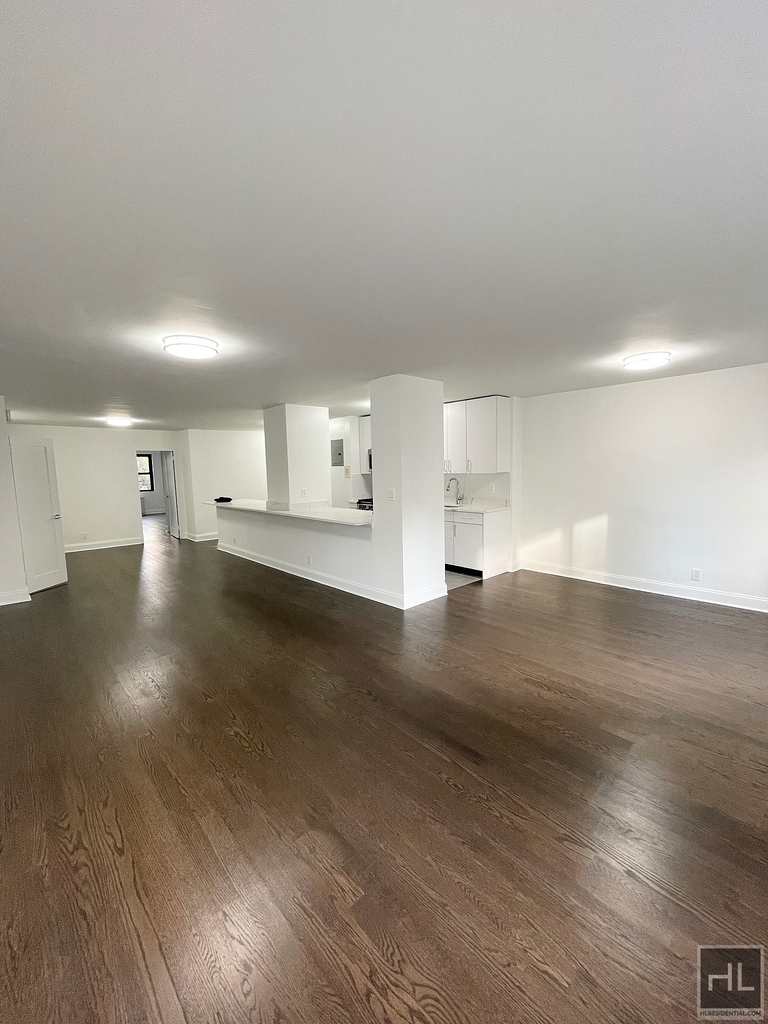 East 89th Street - Photo 3
