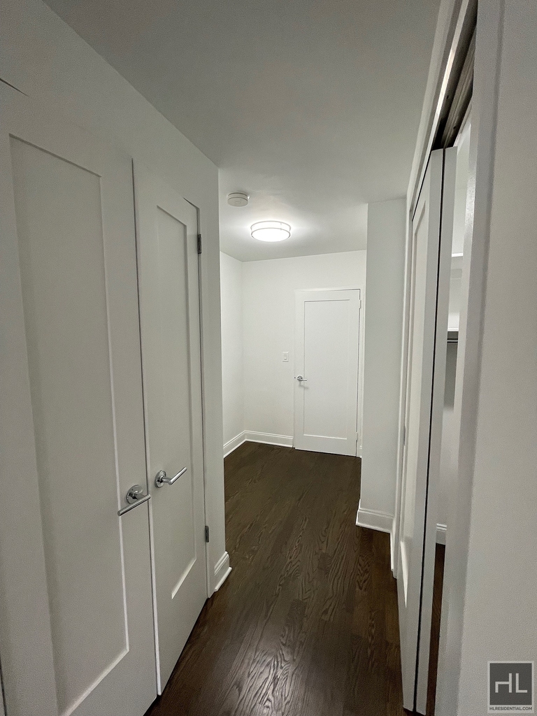 East 89th Street - Photo 19