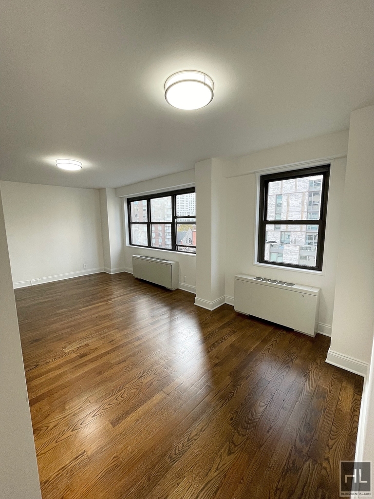 East 89th Street - Photo 3