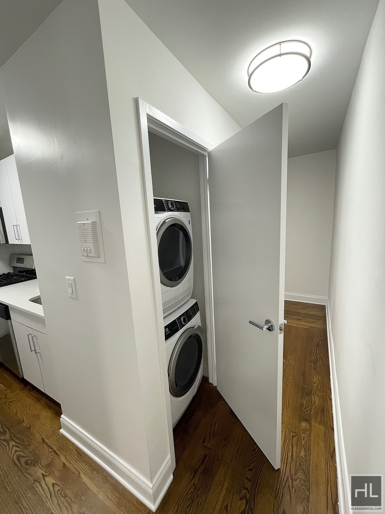 East 89th Street - Photo 19