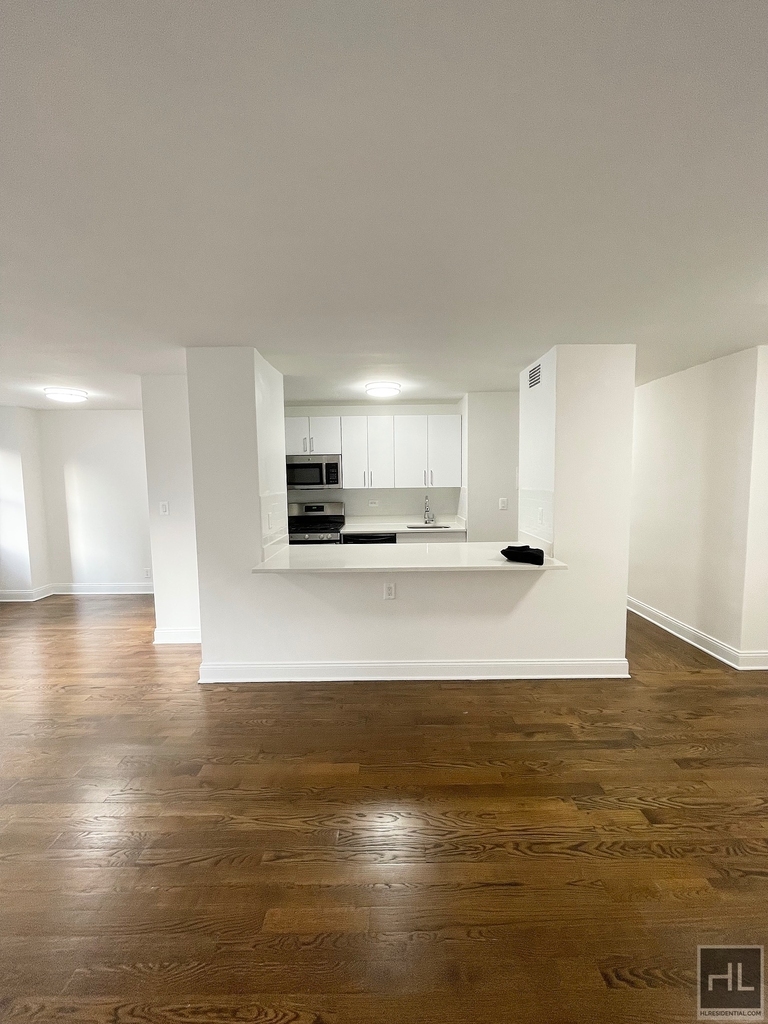 East 89th Street - Photo 7