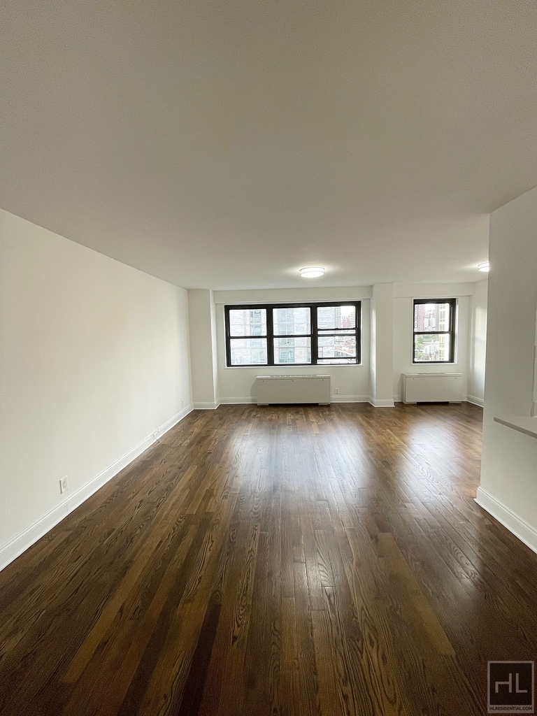 East 89th Street - Photo 1