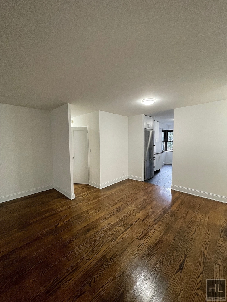 East 89th Street - Photo 4