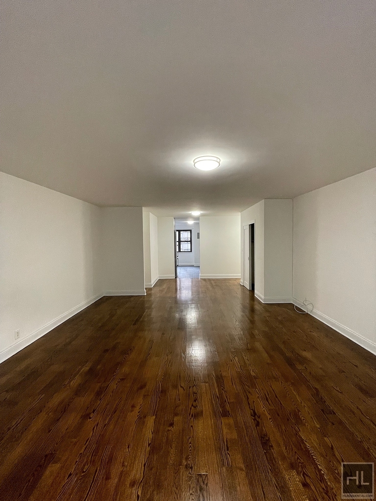 East 89th Street - Photo 3