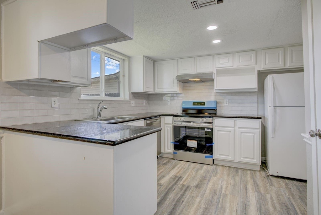10403 Stockman Lane - Photo 1