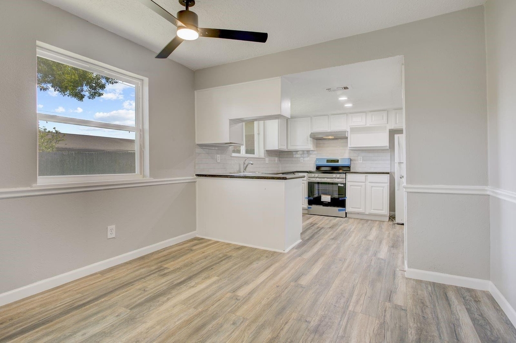 10403 Stockman Lane - Photo 7