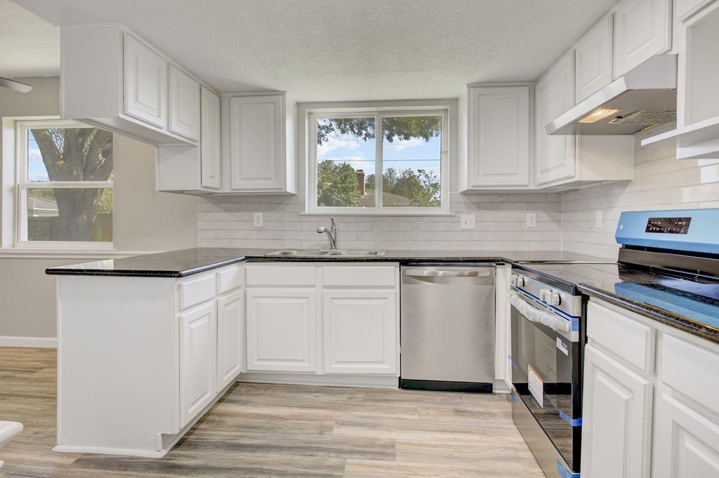 10403 Stockman Lane - Photo 10