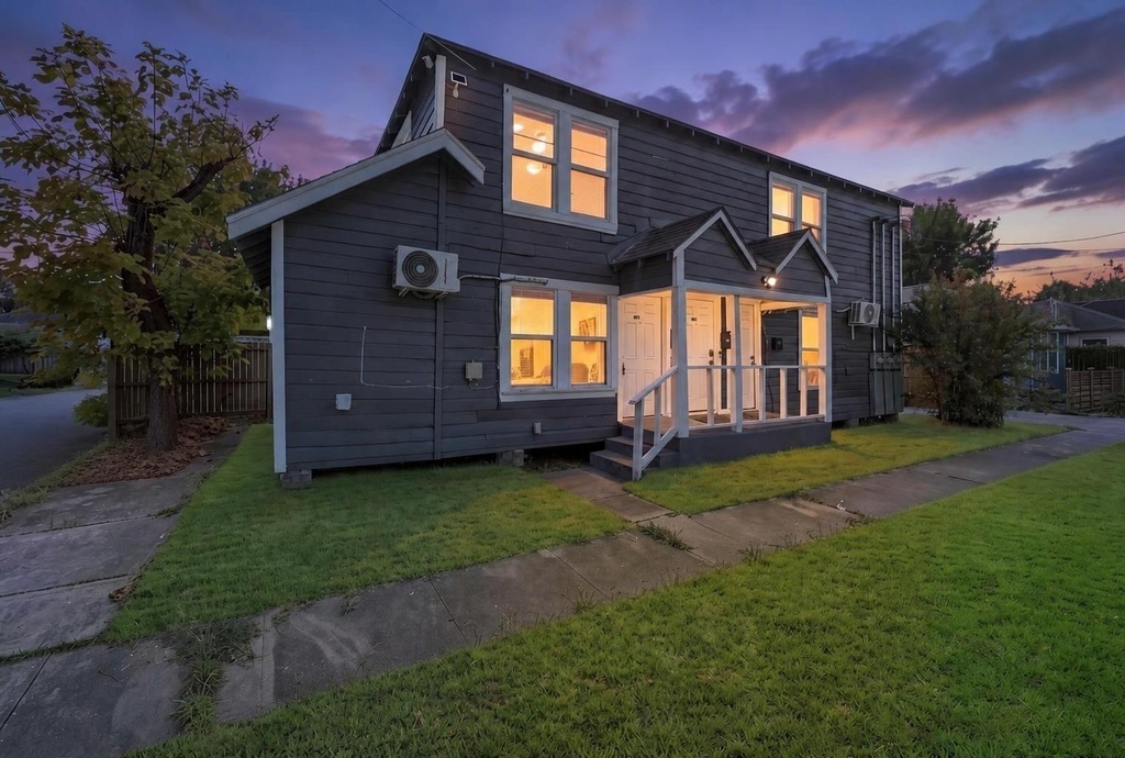 1401 Collier Street - Photo 6