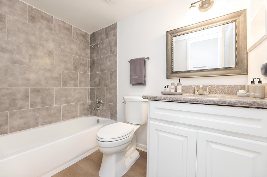 3900 Woodchase Drive - Photo 14