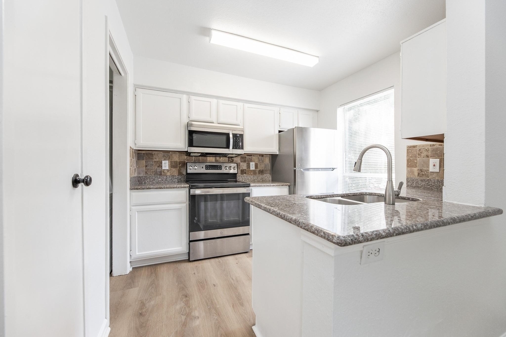 3900 Woodchase Drive - Photo 6