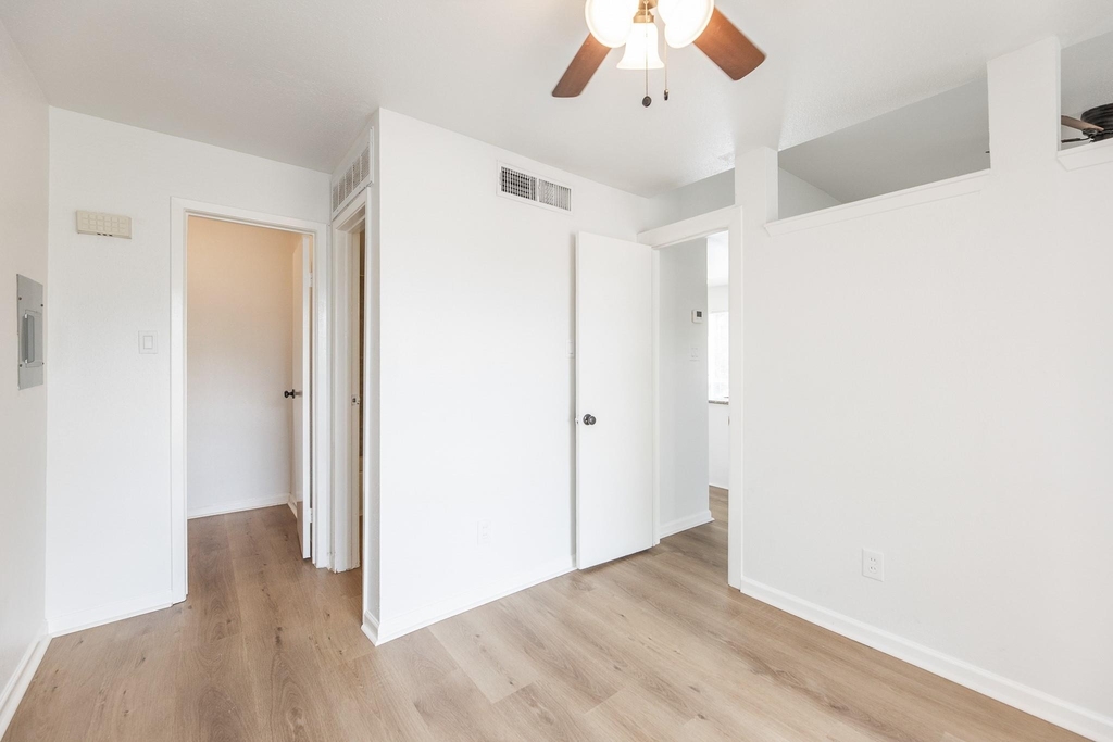 3900 Woodchase Drive - Photo 12