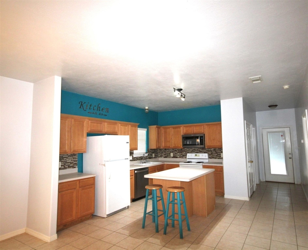 10226 Checkerberry Park Lane - Photo 2