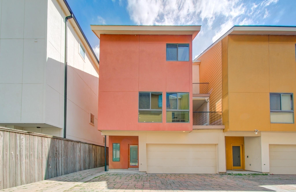 4410 Spencer Street - Photo 0