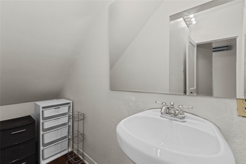 2511 Whitney - Photo 15
