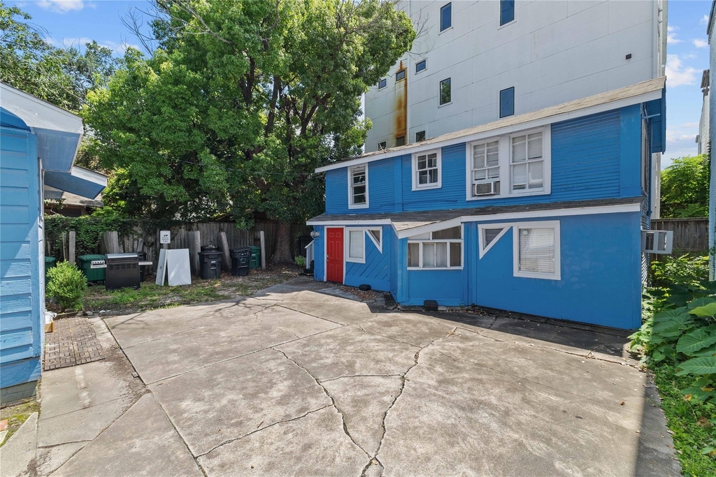 2511 Whitney - Photo 4