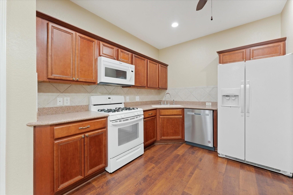 7813 Mary Katheryns Crossing - Photo 11