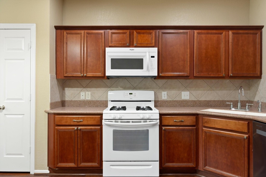 7813 Mary Katheryns Crossing - Photo 12
