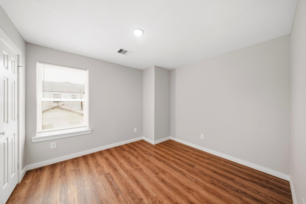 8705 Bertwood Street - Photo 18
