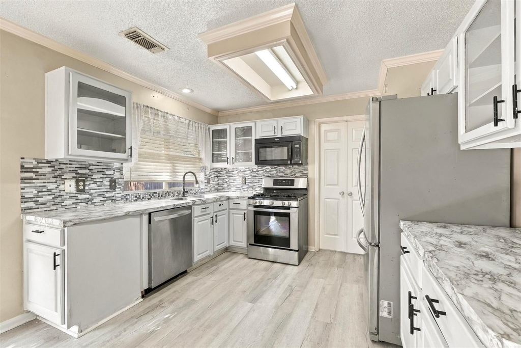 18031 Carbridge Drive - Photo 5