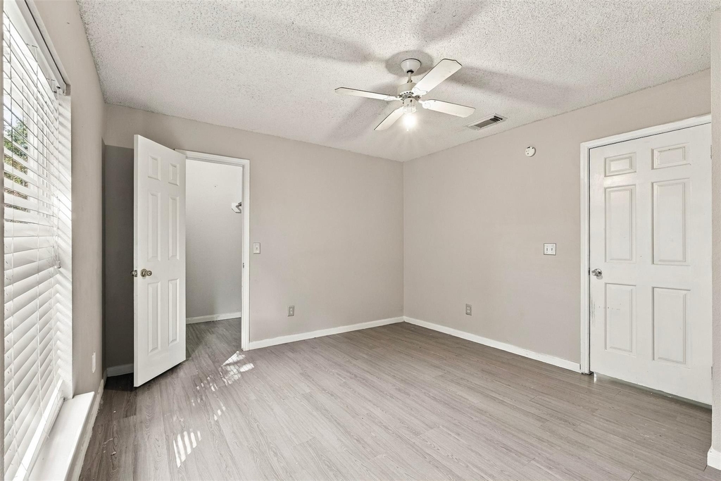 18031 Carbridge Drive - Photo 15
