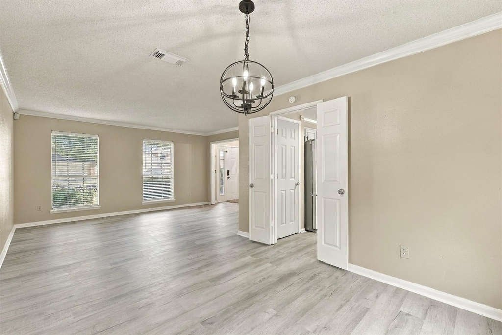 18031 Carbridge Drive - Photo 3