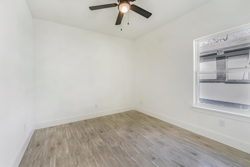 10703 Hillside Drive - Photo 16