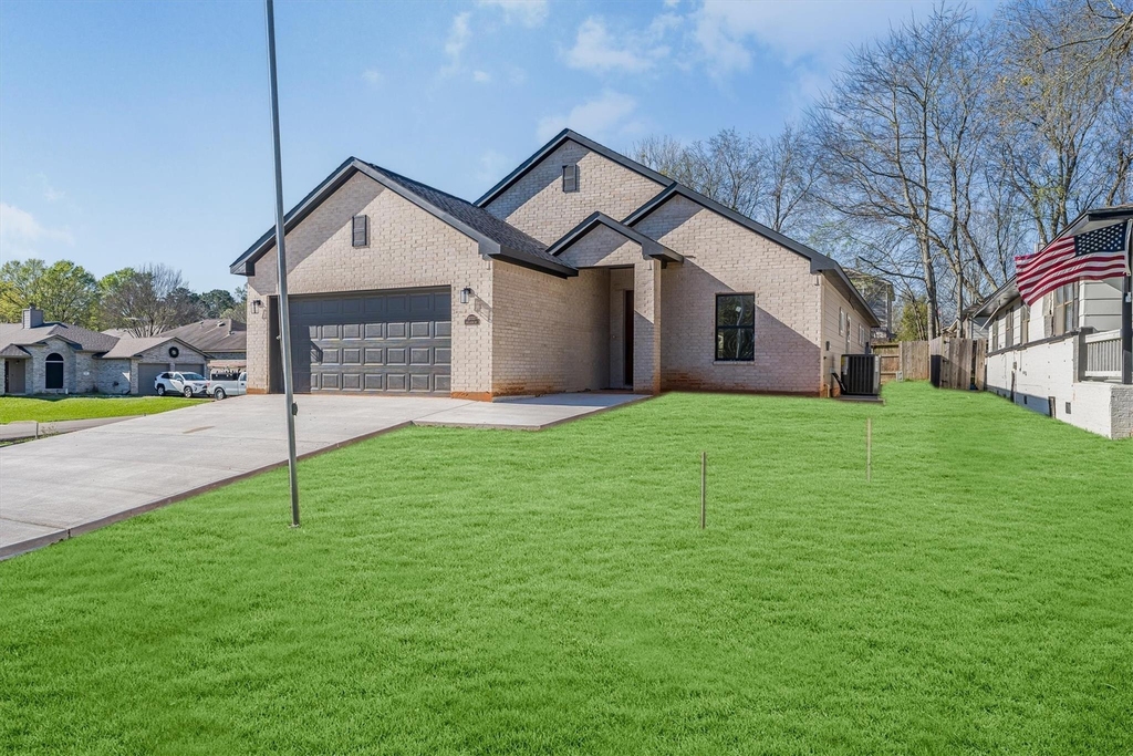 10703 Hillside Drive - Photo 2