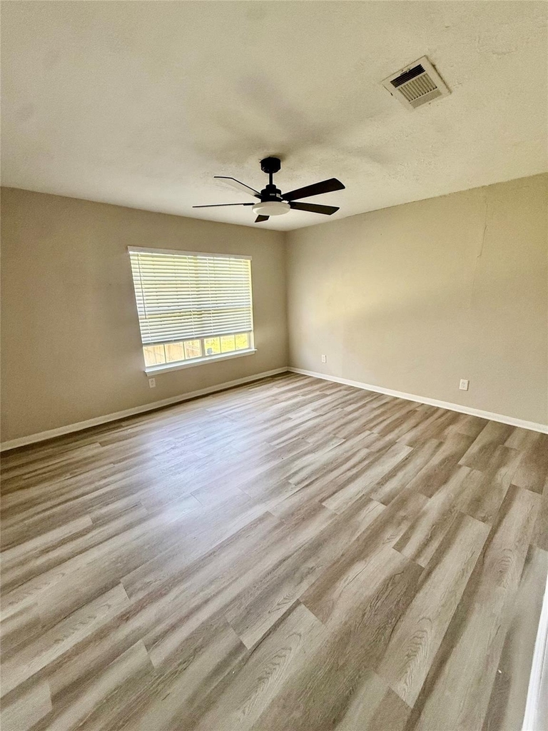 3403 Meadowview Dr - Photo 15