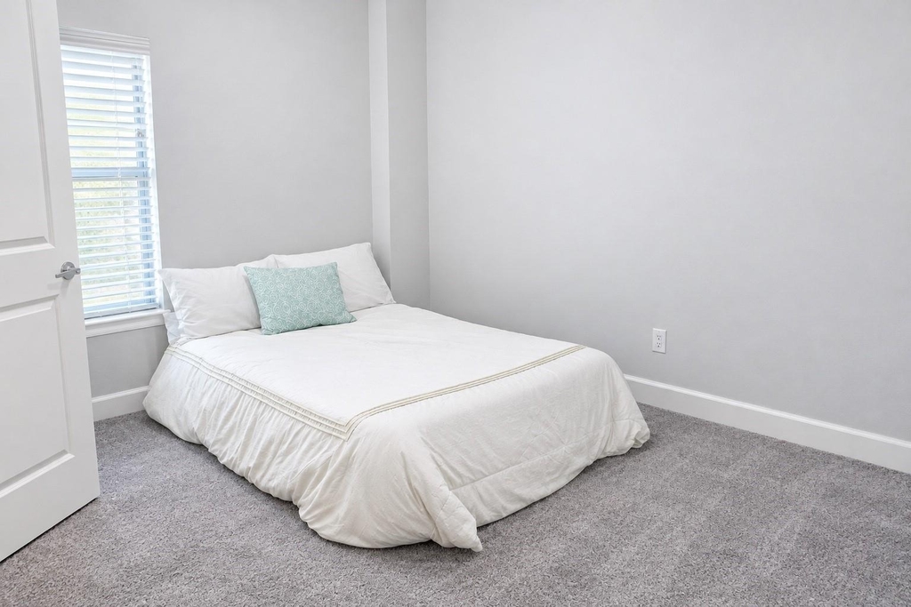 2904 Chenevert Street - Photo 17