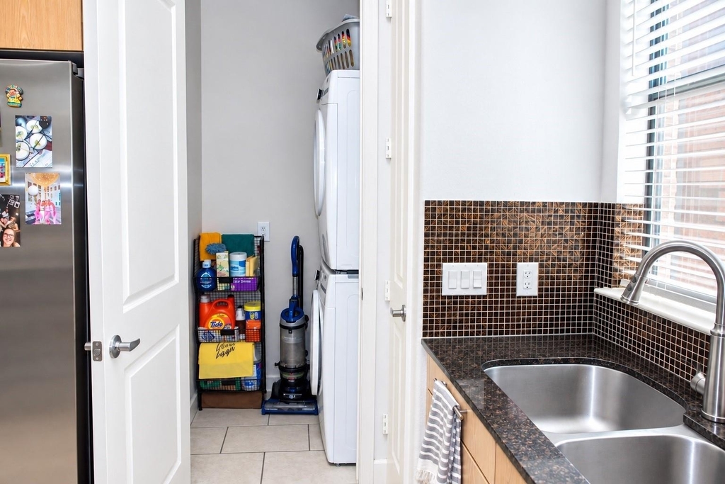 2904 Chenevert Street - Photo 8