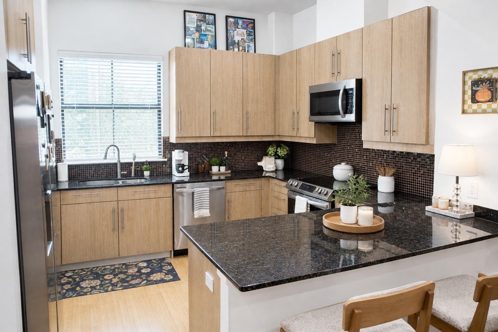 2904 Chenevert Street - Photo 6