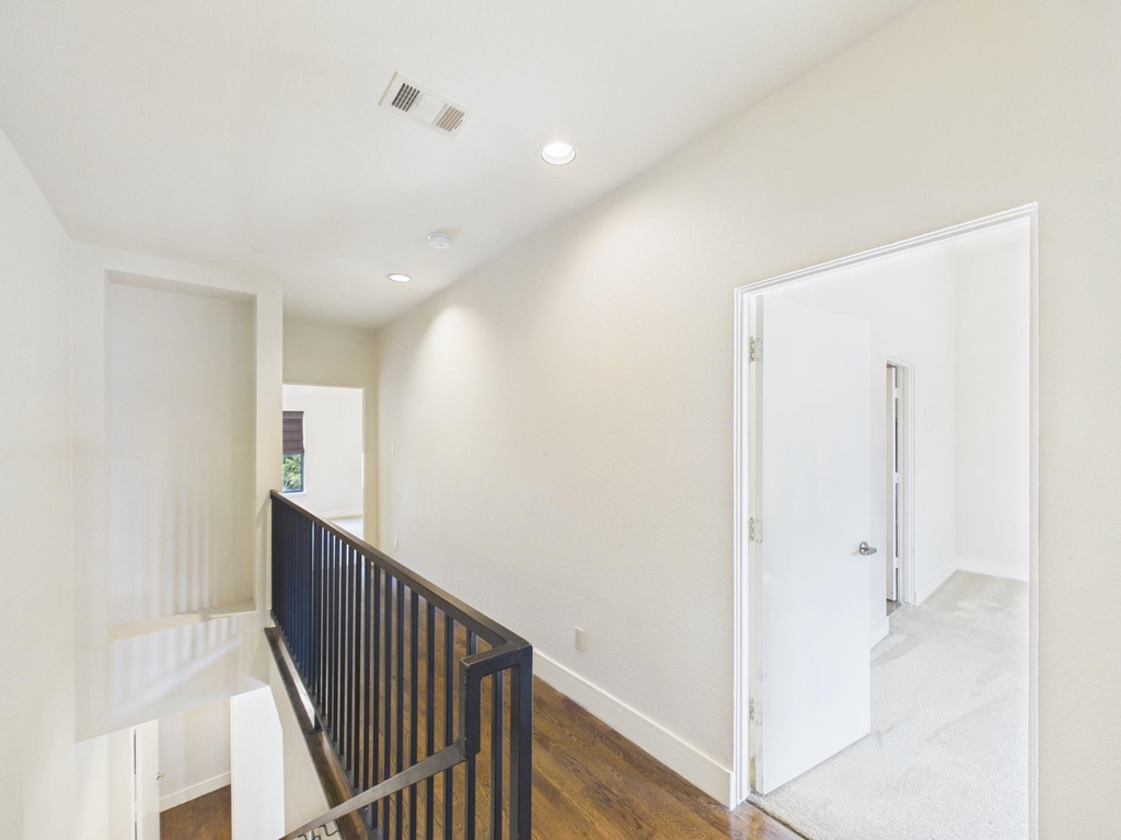5425 Floyd Street - Photo 13