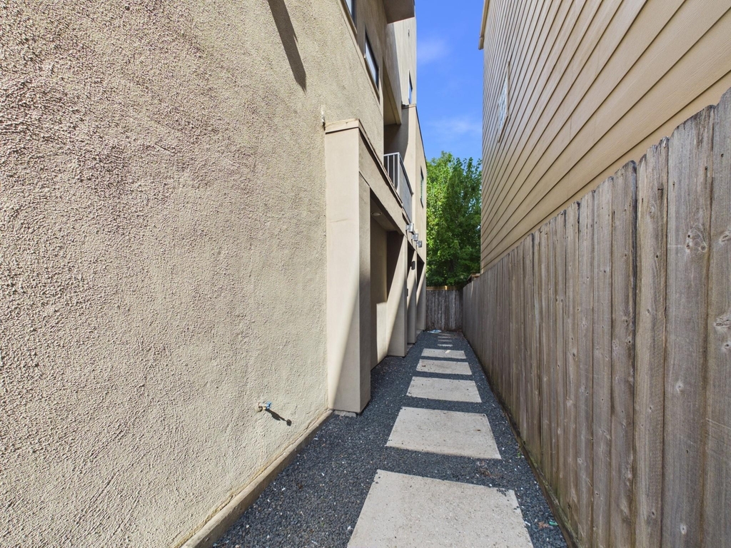 5425 Floyd Street - Photo 23