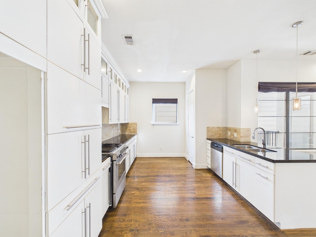 5425 Floyd Street - Photo 10