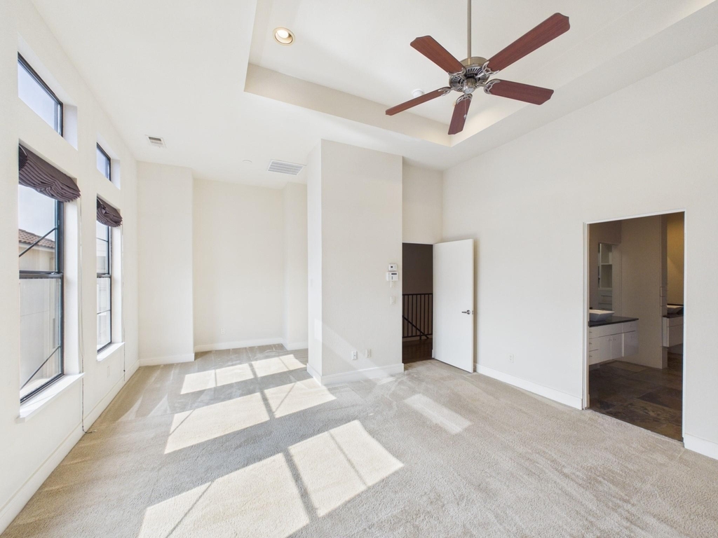 5425 Floyd Street - Photo 17