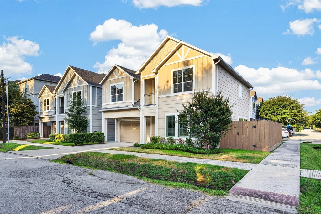 2502 Radcliffe Street - Photo 3