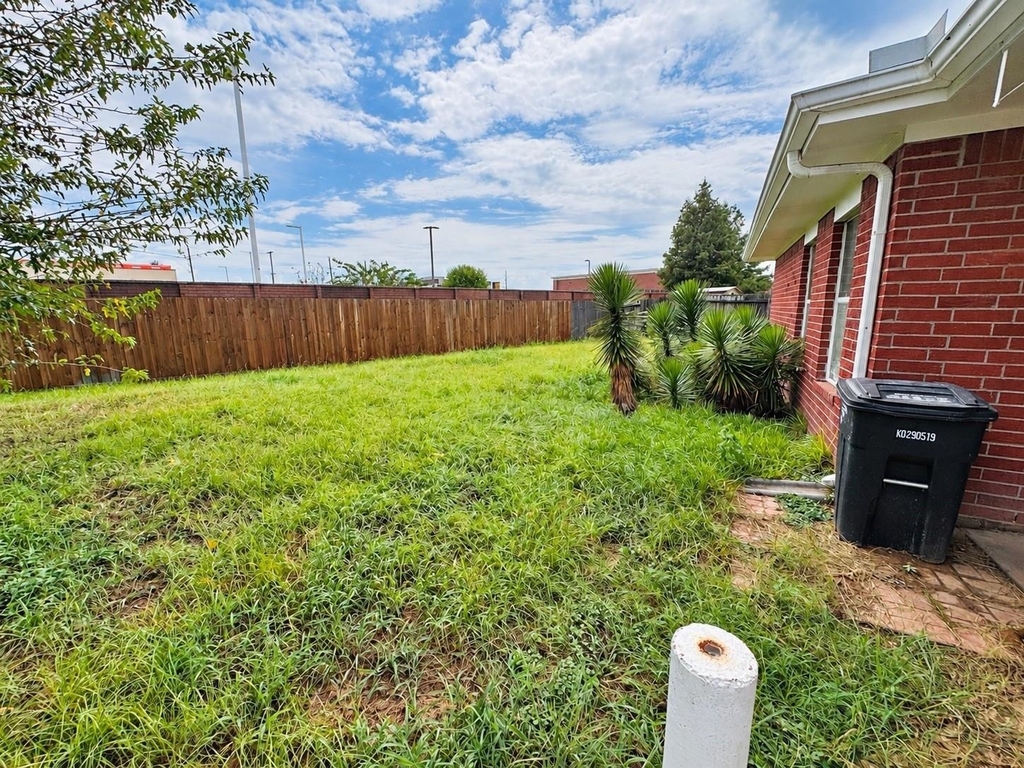 5918 Laramie River Court - Photo 15