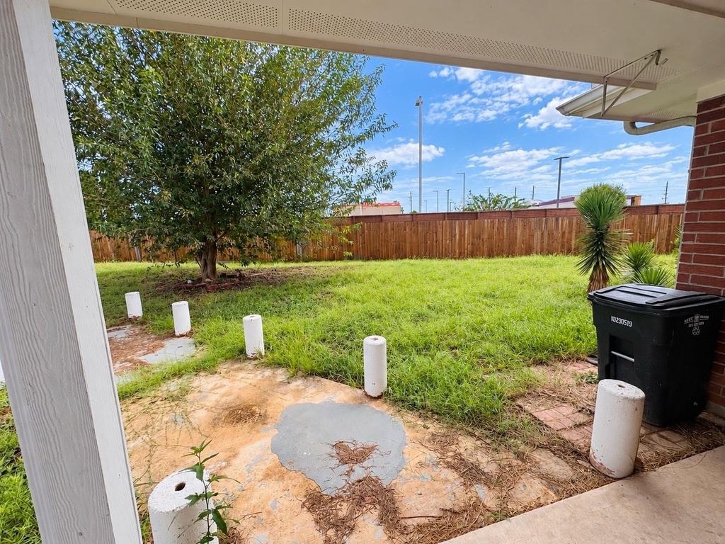 5918 Laramie River Court - Photo 16