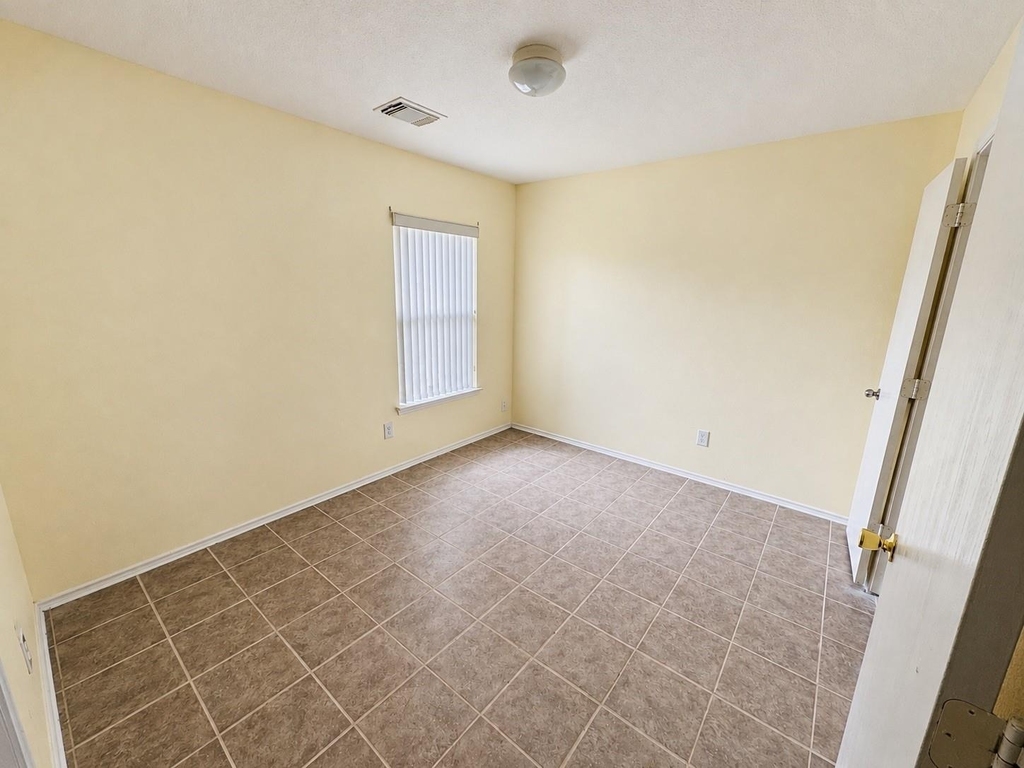 5918 Laramie River Court - Photo 8
