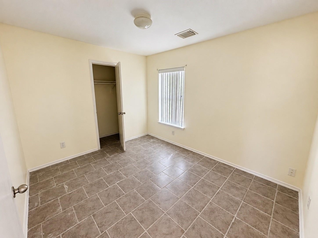 5918 Laramie River Court - Photo 10