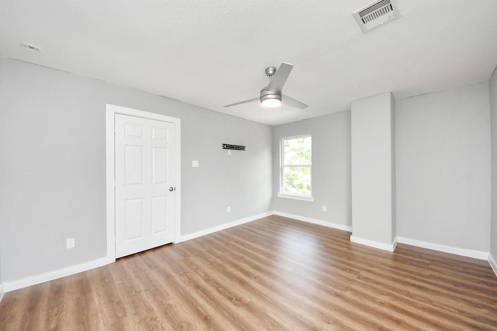 8125 Eastover Street - Photo 11