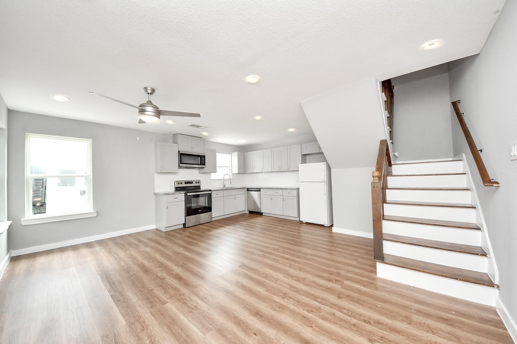8125 Eastover Street - Photo 8