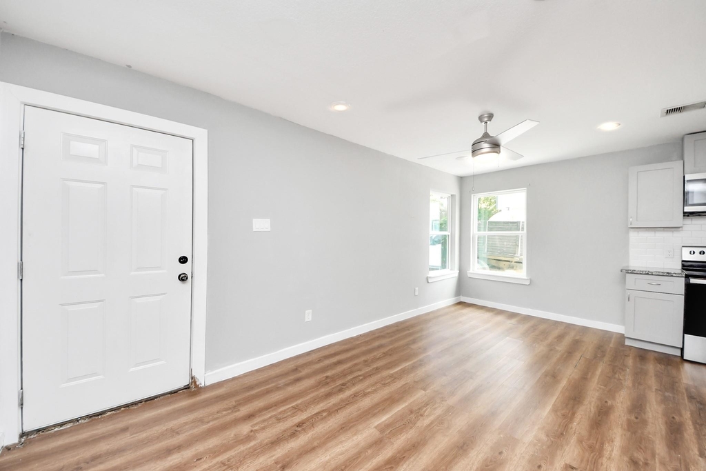 8125 Eastover Street - Photo 18
