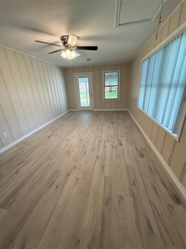 1102 E 2nd Street - Photo 3