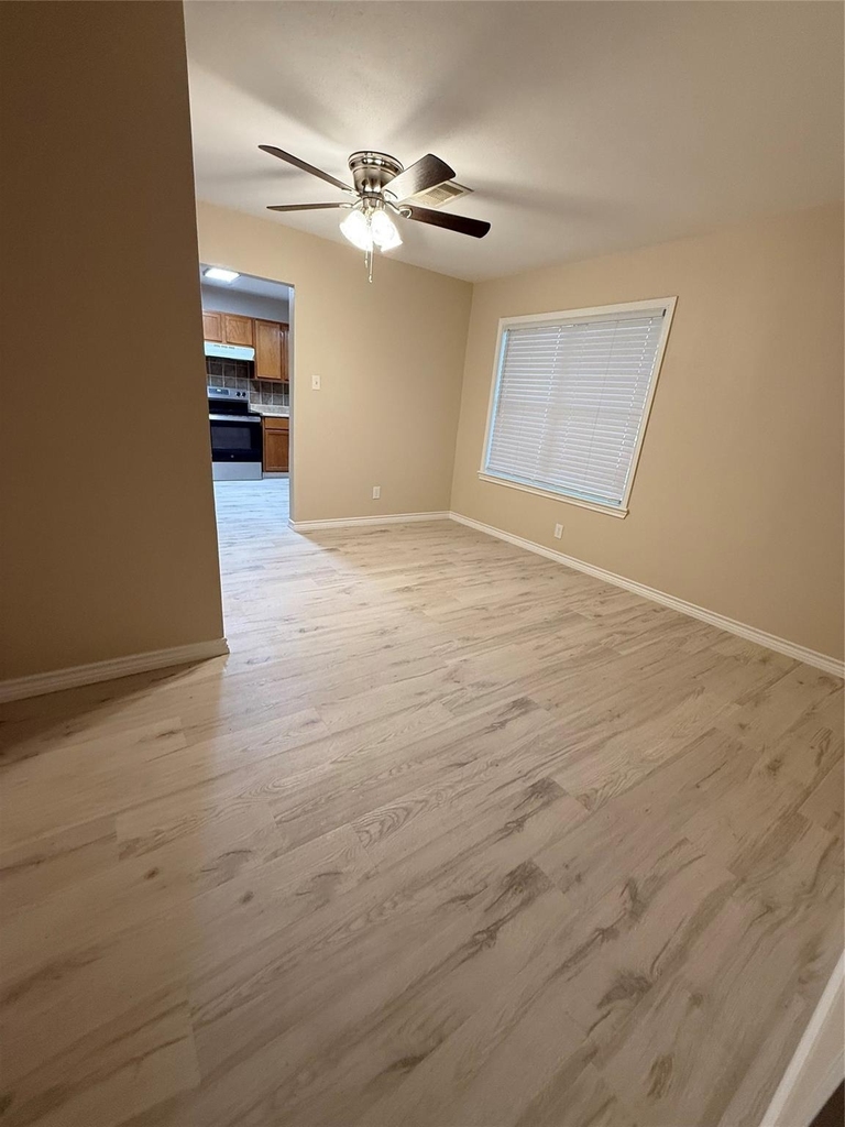 1102 E 2nd Street - Photo 6