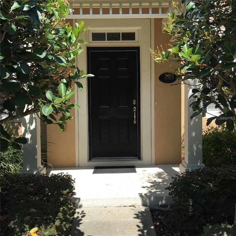 804 Carlyle Lane - Photo 0