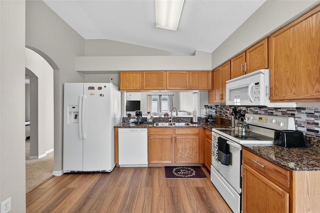 11812 Lynmoor Drive - Photo 35